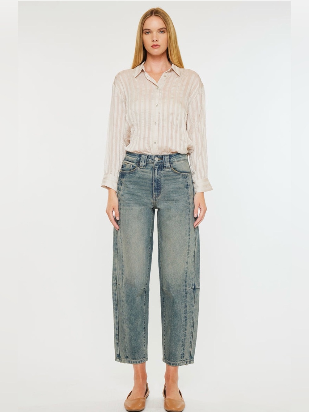 KanCan High Rise Slim Barrrel Jeans, size 28.